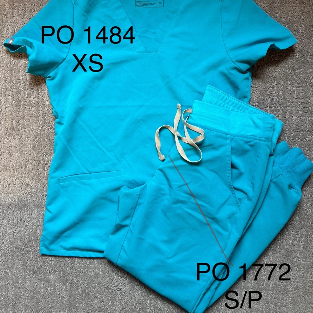Figs Aqua Blue Scrub Set